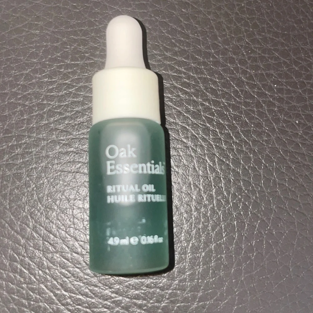 Oak Essentials Ritual Oil + Restorative Mask - Picture 4 of 9